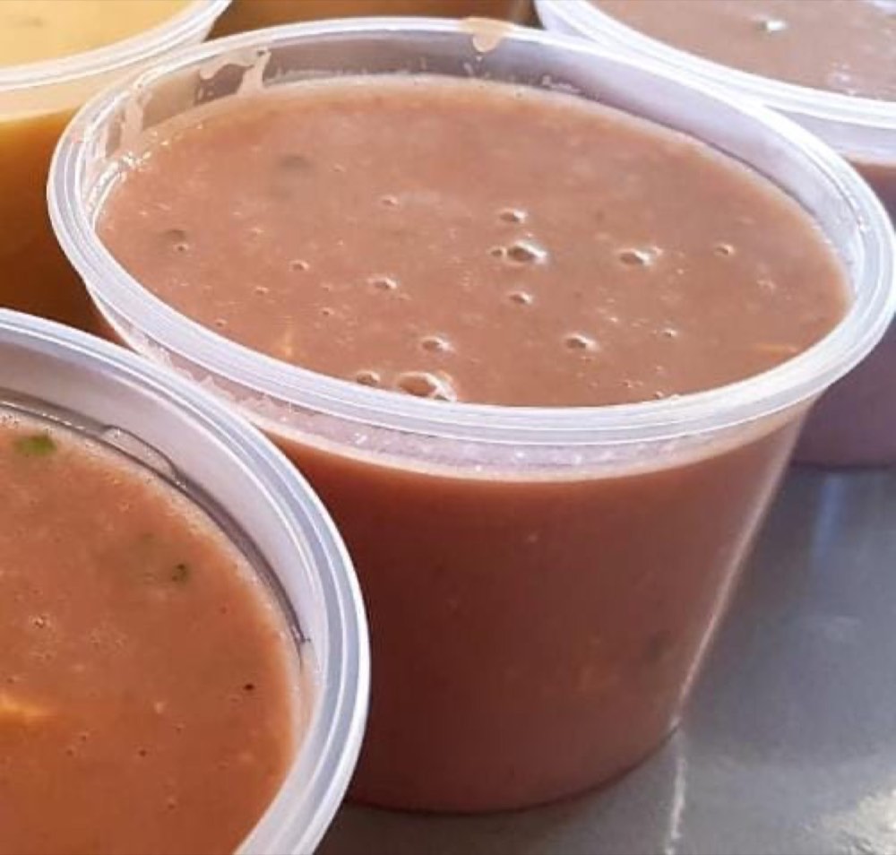 Caldo de feijão com calabresa vegana